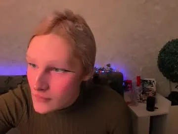 _Alicee_1 – webcam model profile photo Image 13