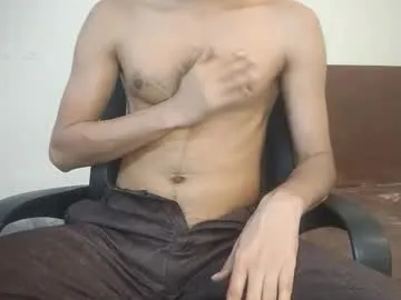 Yiyi-707 profile photo Image 16