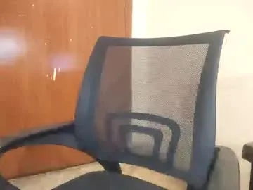 Yiyi-707 profile photo Image 2