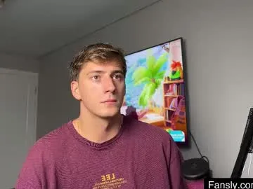 kimkatyrides – webcam model profile photo Image 14