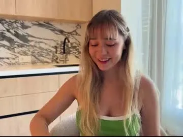 _Alicee_1 – webcam model profile photo Image 13