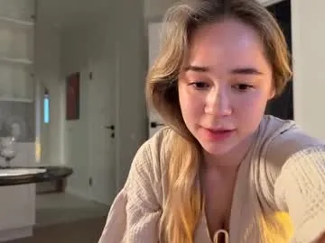 _Alicee_1 – webcam model profile photo Image 5