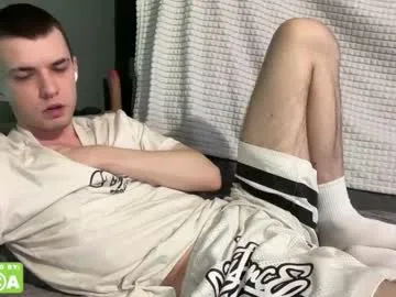 arieel__722 – webcam model profile photo Image 12