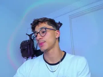 seraphine23 – webcam model profile photo Image 6