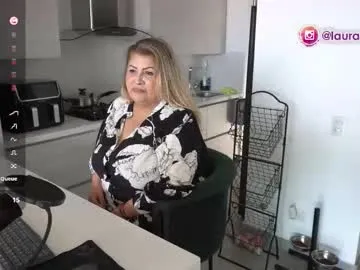 AudreySpanksFuck- – webcam model profile photo Image 8