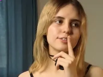 AllesandraLove – webcam model profile photo Image 5