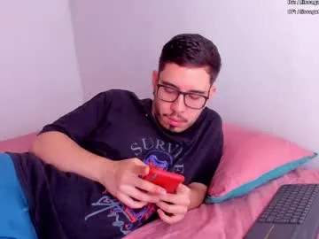 LuscousPussy – webcam model profile photo Image 2