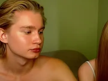 vivid_girls – webcam model profile photo Image 11