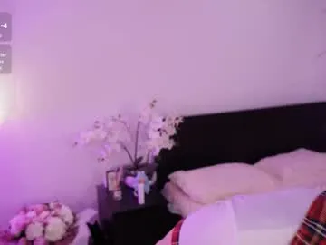 JayJayPink – webcam model profile photo Image 3