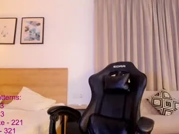 Layla_ly – webcam model profile photo Image 9