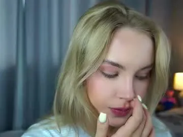 NyraKiss – webcam model profile photo Image 8