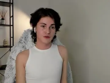 little_femb0y profile photo