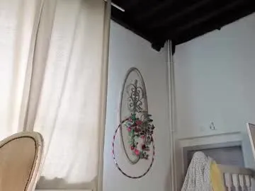 202509yoyo – webcam model profile photo Image 3