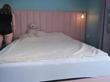 Yiyi-707 profile photo Image 6