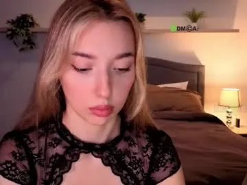 Real18sis_sex_sis – webcam model profile photo Image 3