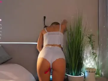 WhistledCutup – webcam model profile photo Image 16