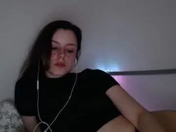 hot_wife_35 – webcam model profile photo Image 2