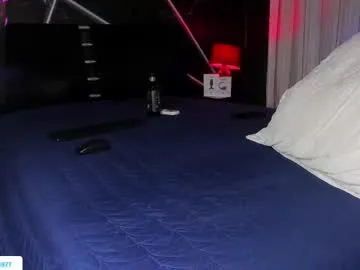 HOT-CUPAL22 – webcam model profile photo Image 12