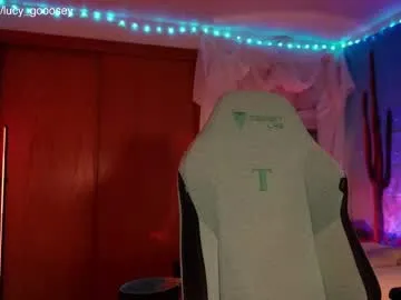 Eden-top – webcam model profile photo Image 12