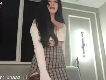 alana15 – webcam model profile photo Image 8