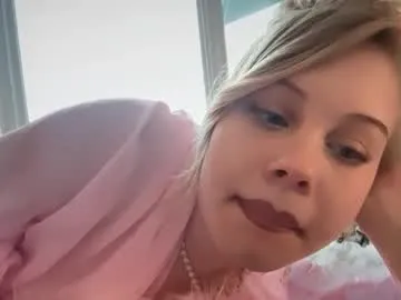 monika_reed1 profile photo Image 15