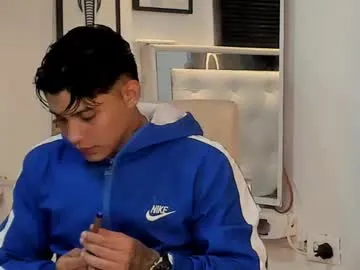 crystal_bunny7 – webcam model profile photo Image 2