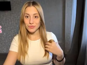 Love_Girl19 – webcam model profile photo Image 10