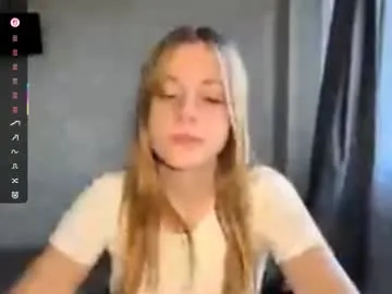 Love_Girl19 – webcam model profile photo Image 7