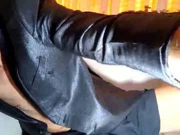 EmiliaCatalina – webcam model profile photo Image 10