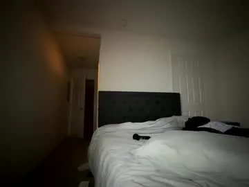 EmiliaCatalina – webcam model profile photo Image 2