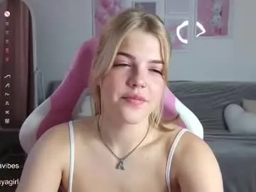 Lovebirdss – webcam model profile photo Image 19