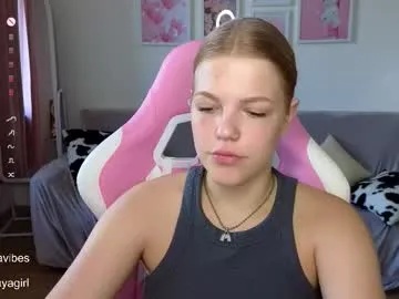 Lovebirdss – webcam model profile photo Image 3