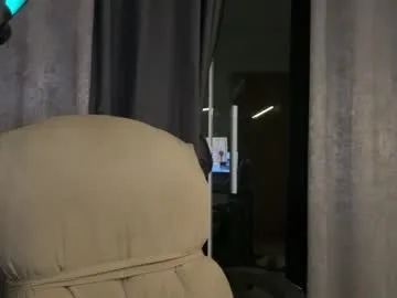 JayJayPink – webcam model profile photo Image 14