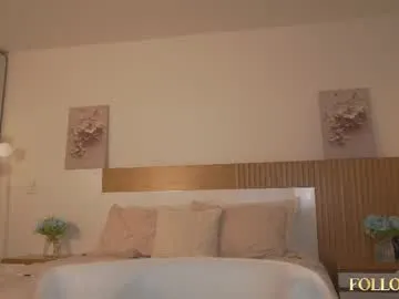 Threesome-no-mercy – webcam model profile photo Image 17