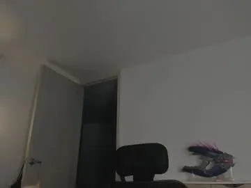 flamingoss – webcam model profile photo Image 3