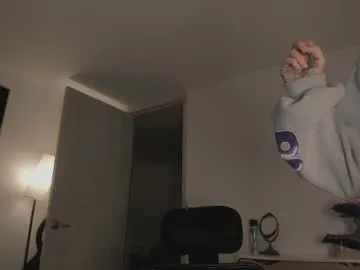 flamingoss – webcam model profile photo Image 9