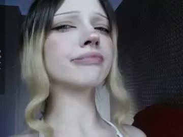 Hornyblond_Bella – webcam model profile photo Image 2