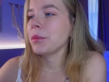 Real18sis_sex_sis – webcam model profile photo Image 17