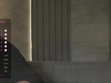 DIANITA_1988 – webcam model profile photo Image 8