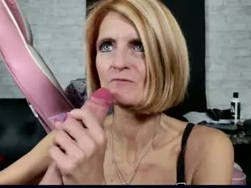 Cute-Simmi69 – webcam model profile photo Image 15