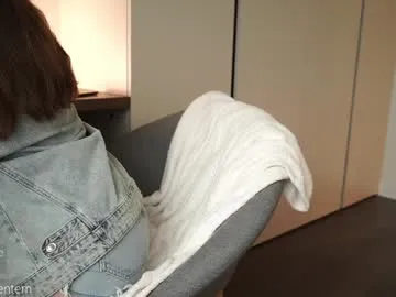 sexy_Family4 – webcam model profile photo Image 2