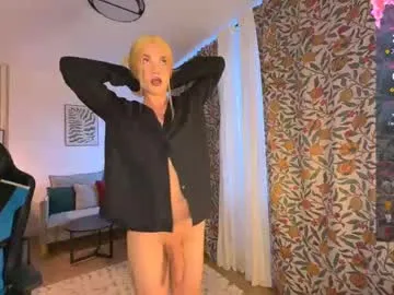 AKO_o0 – webcam model profile photo Image 18