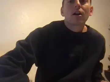 GennaJames – webcam model profile photo Image 4