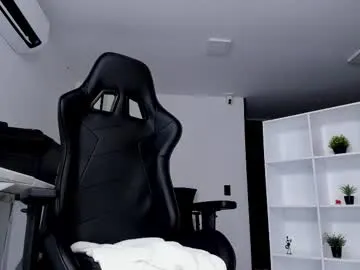 SweetHailey – webcam model profile photo Image 4