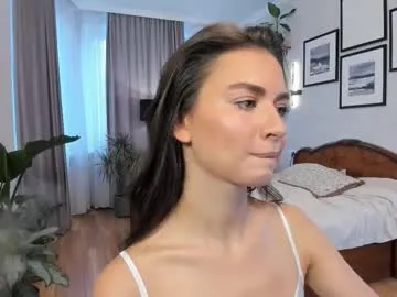 _Alicee_1 – webcam model profile photo Image 17