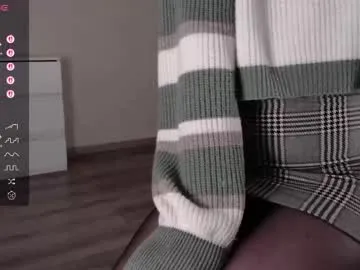 RollDolls – webcam model profile photo Image 18