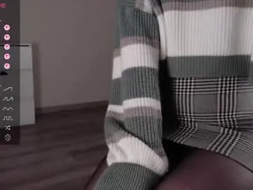 RollDolls – webcam model profile photo Image 6