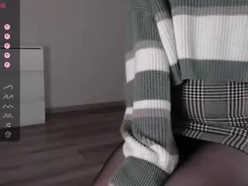 RollDolls – webcam model profile photo Image 8