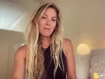 valerie_james3 – webcam model profile photo Image 14