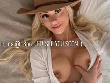 Nicoleevien – webcam model profile photo Image 10